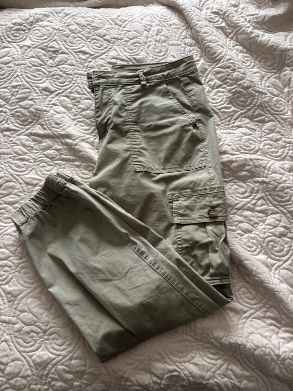 Women's Olive Green Cargo Pants with Utility Pockets
